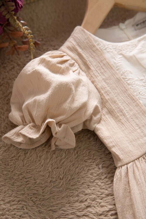 Bej Kız Çocuk Dantel Detaylı Kolu Fırfırlı Elbise  22684