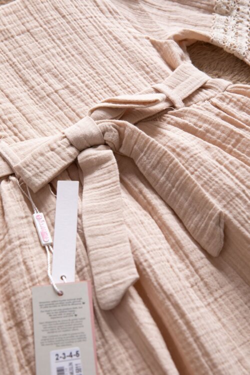 Bej Kolları Dantel Detaylı Kuşaklı Kız Çocuk Müslin Elbise 22670