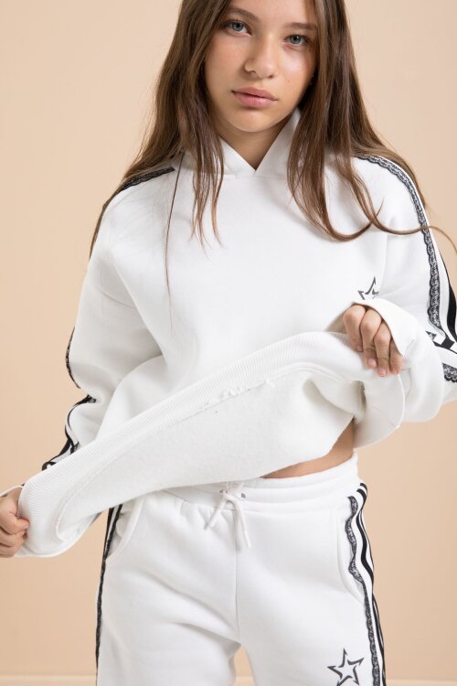 Beyaz 3 İplik Şardonlu Şeritli Dantel  Detaylı Kız Çocuk Kapüşonlu Eşofman Takımı  22720