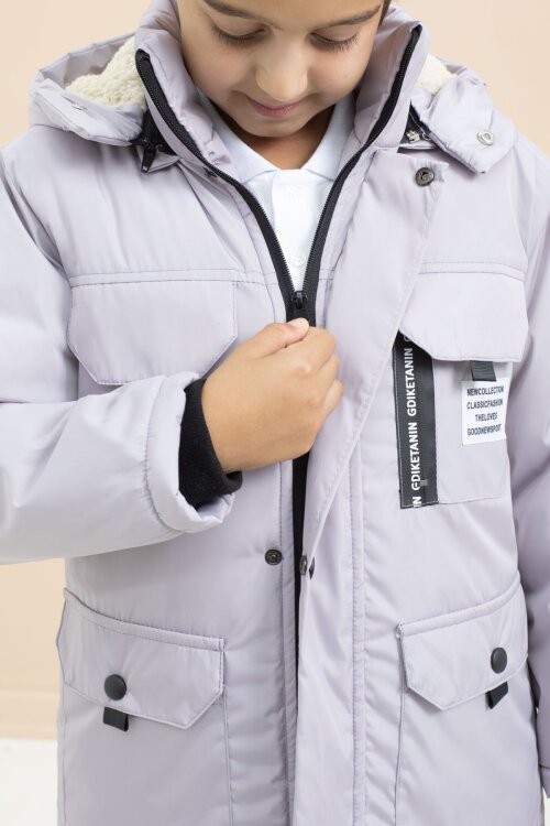 Gri Yazı Detaylı Göğüs Cepli İçi Kürklü Erkek Çocuk Kapüşonlu Mont 21479