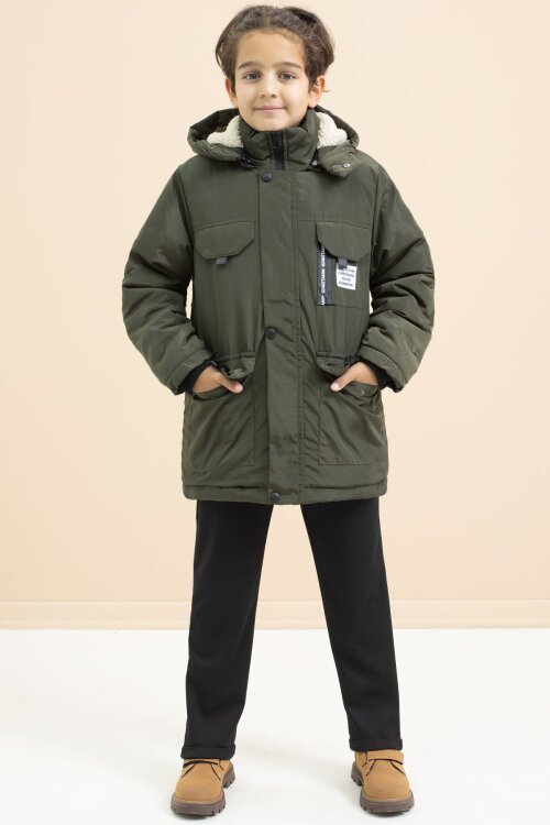 Haki Yazı Detaylı Göğüs Cepli İçi Kürklü Erkek Çocuk Kapüşonlu Mont 21476
