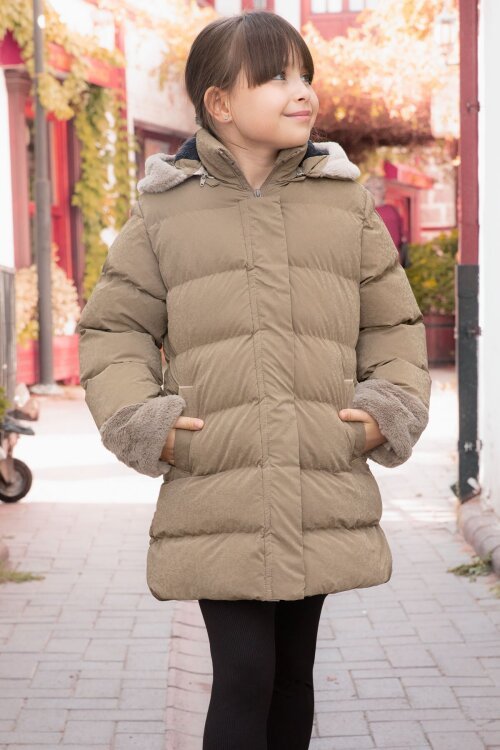 Kahverengi Kolu Kürk Detaylı İçi Yünlü Kız Çocuk Kapüşonlu Şişme Mont 21330