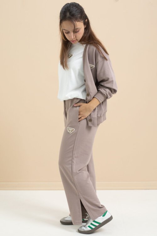 Kahverengi Logo Detaylı Düğmeli Hırkalı kız Çocuk Yırtmaçlı 3lü Atl-Üst Takım 21376