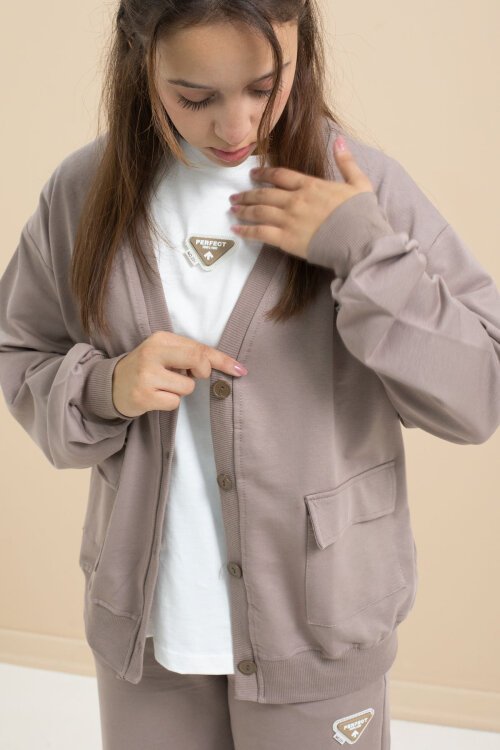 Kahverengi Logo Detaylı Düğmeli Hırkalı kız Çocuk Yırtmaçlı 3lü Atl-Üst Takım 21376