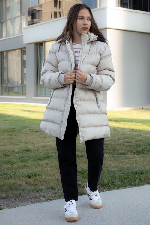 Krem İçi Kürklü Çıtçıtlı Kapüşonlu Kız Çocuk Şişme Mont 21316