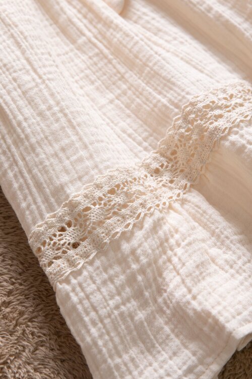 Krem Kolları Dantel Detaylı Kuşaklı Kız Çocuk Müslin Elbise 22668