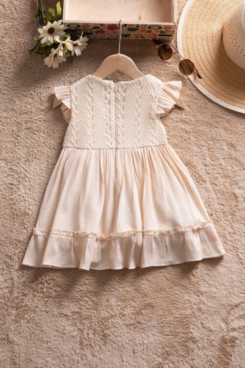 Krem Kolları Fırfırlı Dantel İşlemeli Kız Bebek Elbise  22665