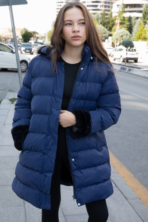 Lacivert Kolu Kürk Detaylı İçi Yünlü Kız Çocuk Kapüşonlu Şişme Mont 21332