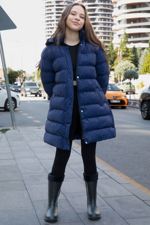 Lacivert Kolu Kürk Detaylı İçi Yünlü Kız Çocuk Kapüşonlu Şişme Mont 21332