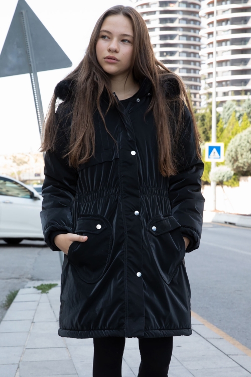 Siyah Cep Detaylı İçi Kürklü Çıkarılabilir Kapüşonlu Kız Çocuk Şişme Mont 21337