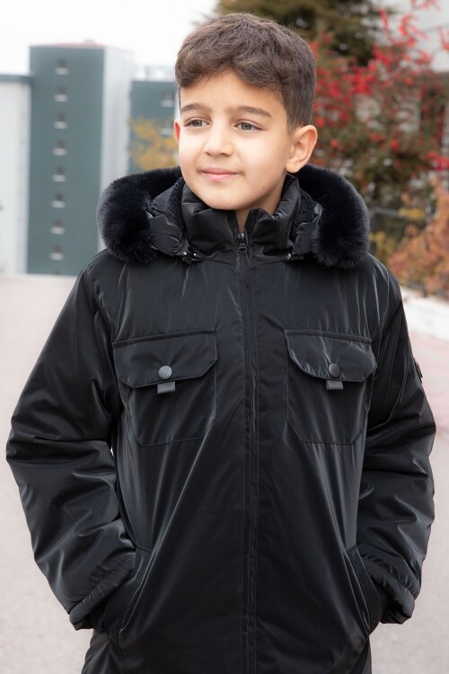 Siyah Çıtçıtlı Göğüs Cepli İçi Kürklü Erkek Çocuk Kapüşonlu Mont 21349