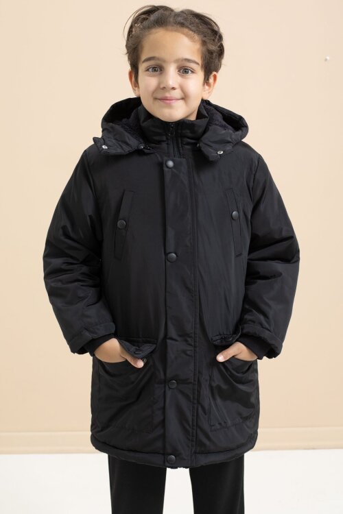 Siyah İçi Kürklü Çıtçıtlı Cepli Uzun Kesim Erkek Çocuk Kapüşonlu Şişme Mont 21444
