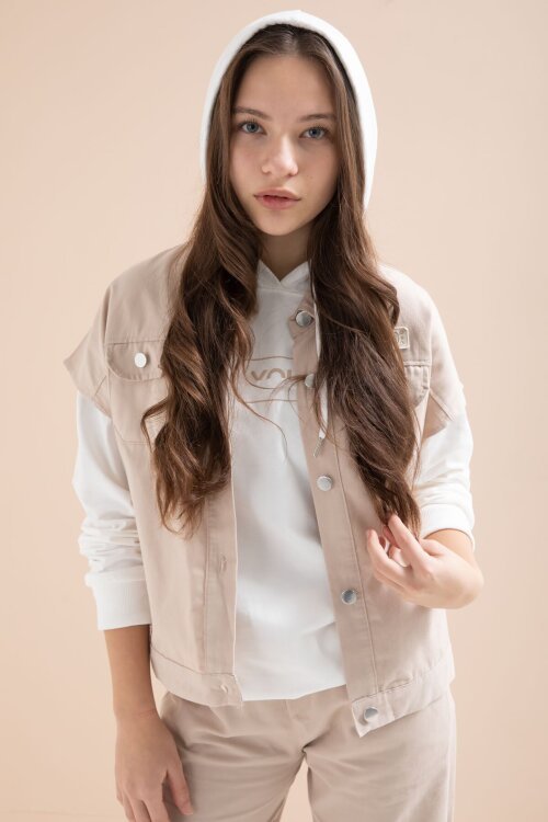 Bej Düğmeli Sıfır Kol Yelekli Geniş Paça Pantolonlu Kız Çocuk Kapüşonlu 3lü Takım 23604