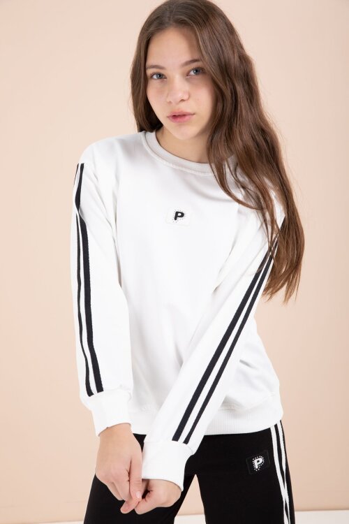 Siyah Şerit Detaylı Geniş Paça Nakışlı Kız Oversize Eşofman Takımı 23452