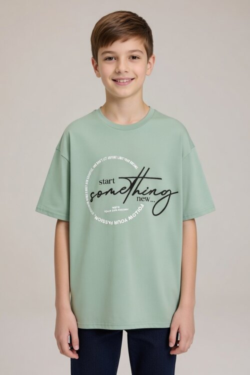 Yeşil Yazı Nakışlı Sırtı Baskılı Erkek Çocuk Bisiklet Yaka Tişört 20897