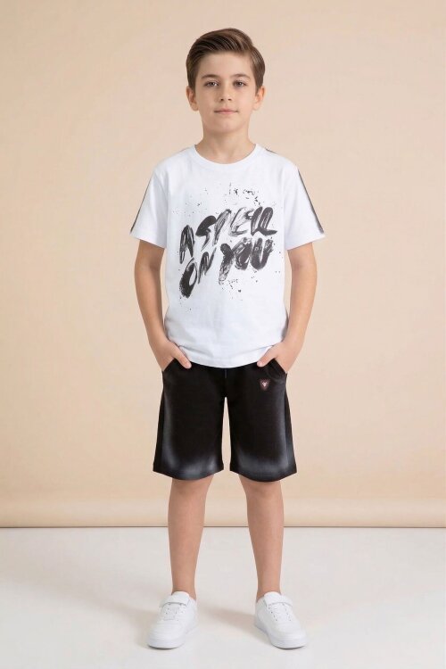 Beyaz Grafiti Baskılı Tişörtlü Şortlu Erkek Çocuk 2li Takım  23773