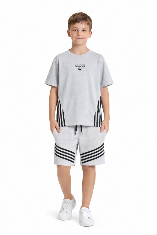 Gri Şerit Desenli Logolu Tişörtlü Erkek Çocuk Şortlu Takım 23781