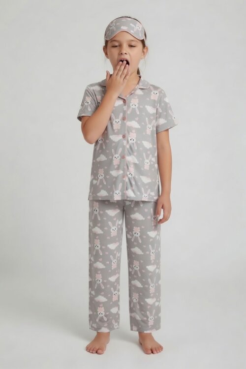 Gri Tavşan Desenli Kısa Kol Kız Çocuk Göz Bantlı Pijama Takımı 24012