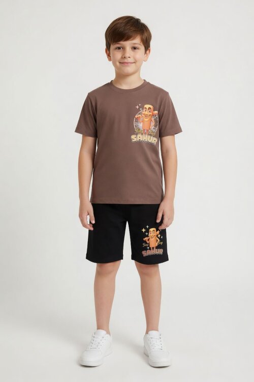 Kahverengi Erkek Çocuk Bisiklet Yaka Tişörtlü Şortlu 2li Baskılı Takım 24000