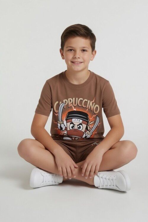 Kahverengi Karakter Baskılı Bisiklet Yaka Tişörtlü Erkek Çocuk Şortlu Takım 23843