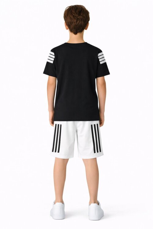 Siyah Şerit Detaylı Yazılı Tişörtlü Erkek Çocuk Şortlu Takım 23771
