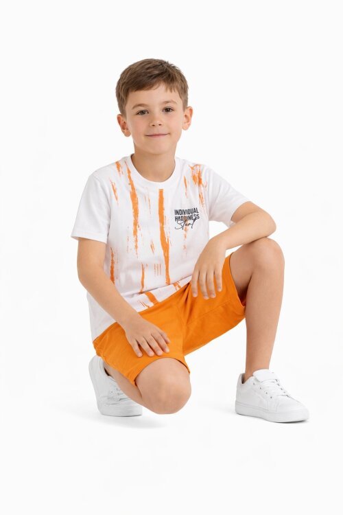 Turuncu Desenli Tişörtlü Erkek Çocuk Yazı Baskılı Şortlu Takım 23788