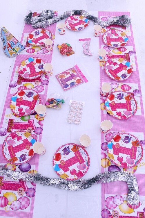 1 Yaş İyi Ki Doğdun Temalı 10 Kişilik Parti Seti-Pembe PRT1