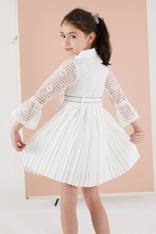 Beyaz Dantel İşlemeli Pileli Çanta ve Kemerli Kız Elbise 15109