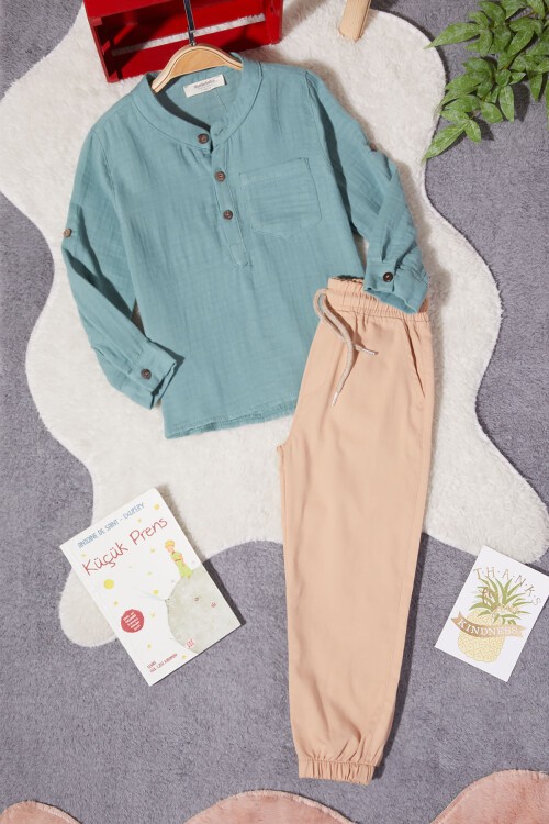 Yeşil Gömlekli Erkek Çocuk Takım Elbise 15251