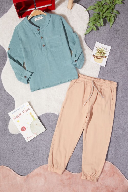 Yeşil Gömlekli Erkek Çocuk Takım Elbise 15251