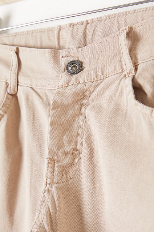 Bej İspanyol Paça Yırtmaçlı Kelebek İşlemeli Kız Pantolon 16215