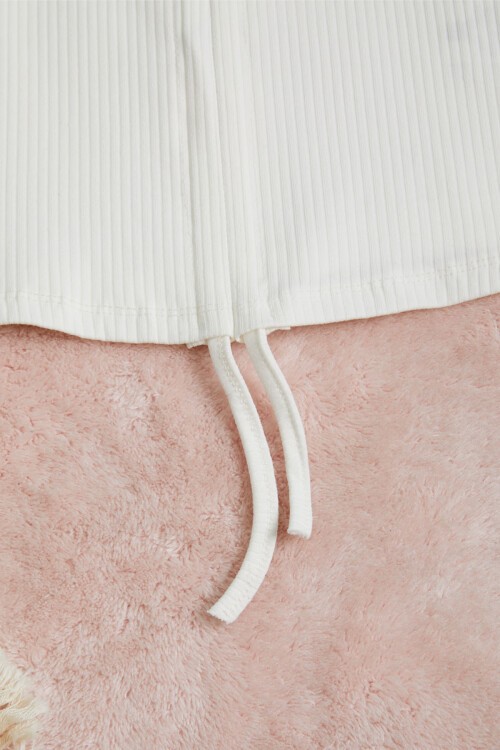 Beyaz Büzgülü Pamuklu Kız Çocuk Tişört 15662