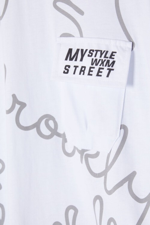 Beyaz Yazı Desenli Cepli Erkek Tişört 16081