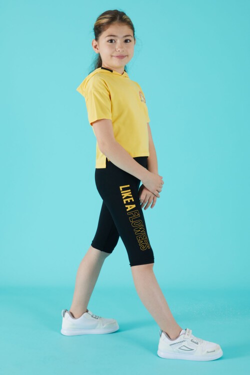 Çiçek Baskılı Kapüşonlu Şortlu Kız Çocuk Takım 15357