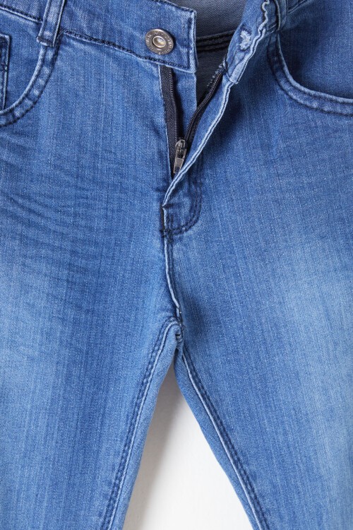 Erkek Çocuk Koyu Mavi Eskitmeli Dar Paça Jean Pantolon 16178