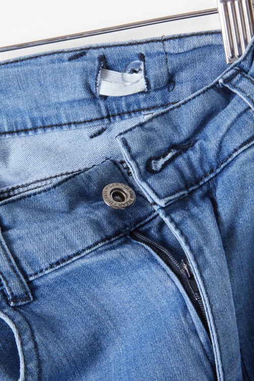 Erkek Çocuk Mavi Eskitmeli Dar Paça Jean Pantolon 16176