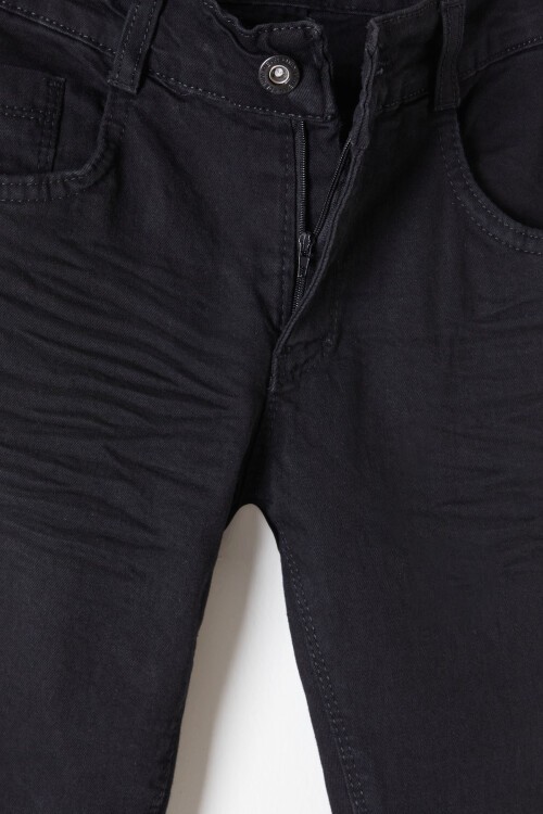 Erkek Çocuk Siyah Eskitmeli Dar Paça Jean Pantolon 16177