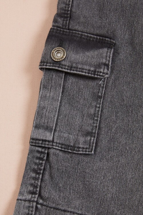 Erkek Çocuk Siyah Yazı Nakışlı Kemerli Jean Şort 16105