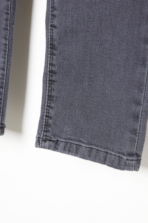 Koyu Gri Dar Paça Erkek Çocuk Jean Pantolon 16222