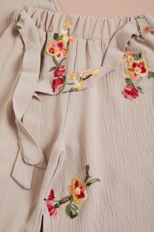 Krem Gül Nakışlı Volanlı Kız Çocuk Takım 16110