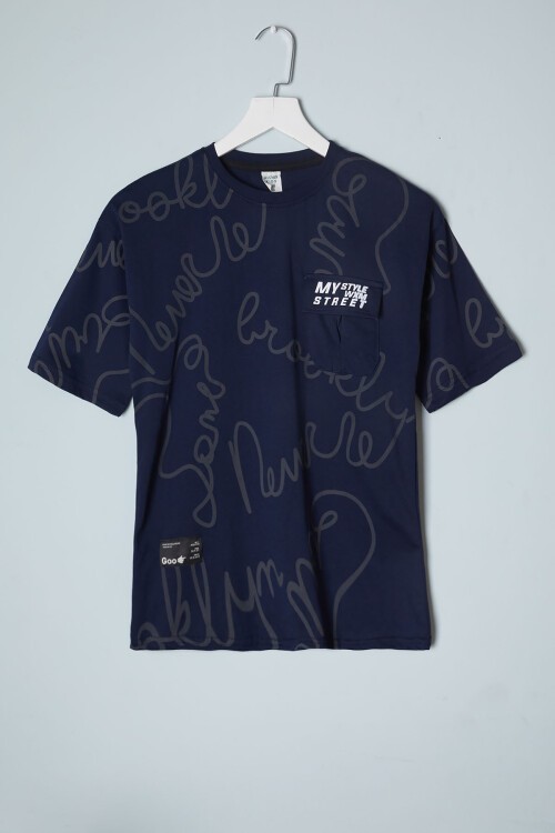 Lacivert Yazı Desenli Cepli Erkek Tişört 16082