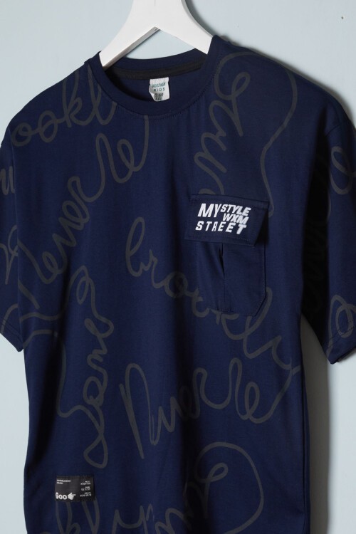 Lacivert Yazı Desenli Cepli Erkek Tişört 16082