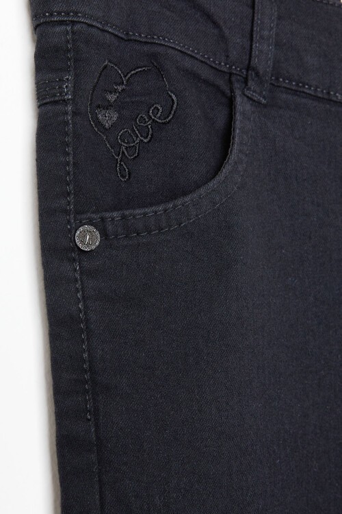 Siyah Love Yazılı Yırtmaçlı İspanyol Paça Kız Jean Pantolon 16237