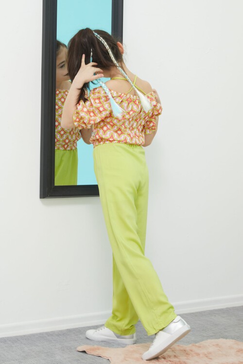 Yeşil Desenli Bluz ve Pantolonlu Kız Takım 15391