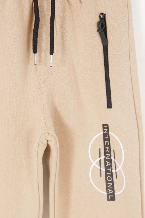 Bej Fermuarlı Cepli Yazı Baskılı Erkek Çocuk Şardonlu Eşofman Altı 17046