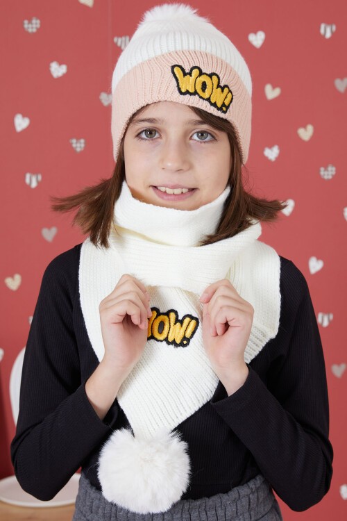 Ekru WOW Yazılı Ponponlu Kız Çocuk Atkı Bere Seti 17297