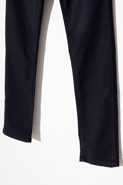 Erkek Çocuk Eskitme Desenli Jean Pantolon 17358