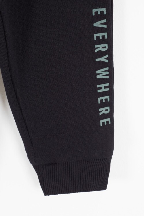 Haki Harf Nakışlı Çıtçıtlı Erkek Bebek Şardonlu Eşofman Takımı 16795