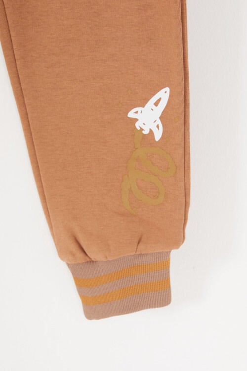 Kahverengi Uzay Temalı Şardonlu Erkek Çocuk Kolej Eşofman Takımı 17075