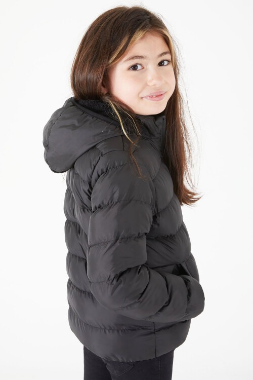 Kız Çocuk Düz Dikişli Siyah Şişme Mont 16524